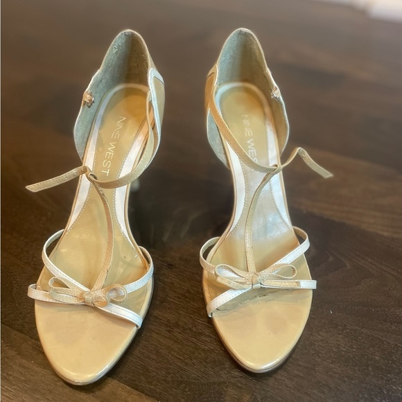 Nine West heels tan & cream. - Picture 4 of 5